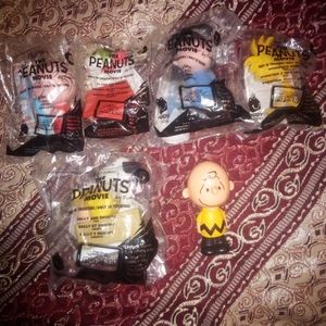 Peanut collection McDonald's Happy meal toys. Lot of 6